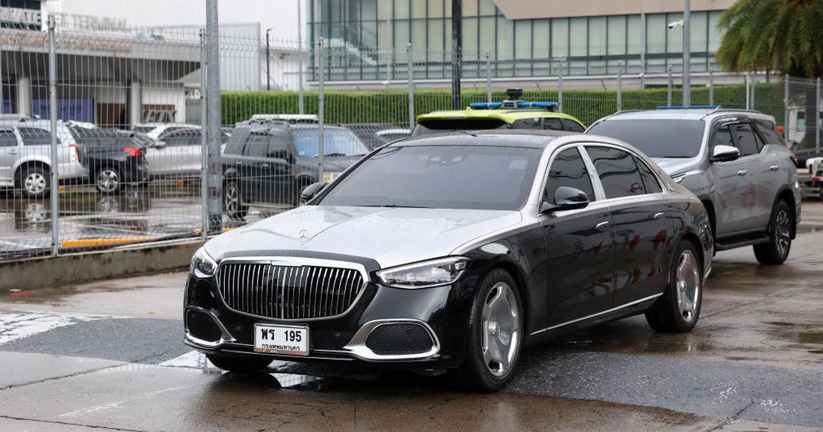 &Ocirc;ng Thaksin lộ diện, m&aacute;y bay ri&ecirc;ng đ&atilde; hạ c&aacute;nh Bangkok