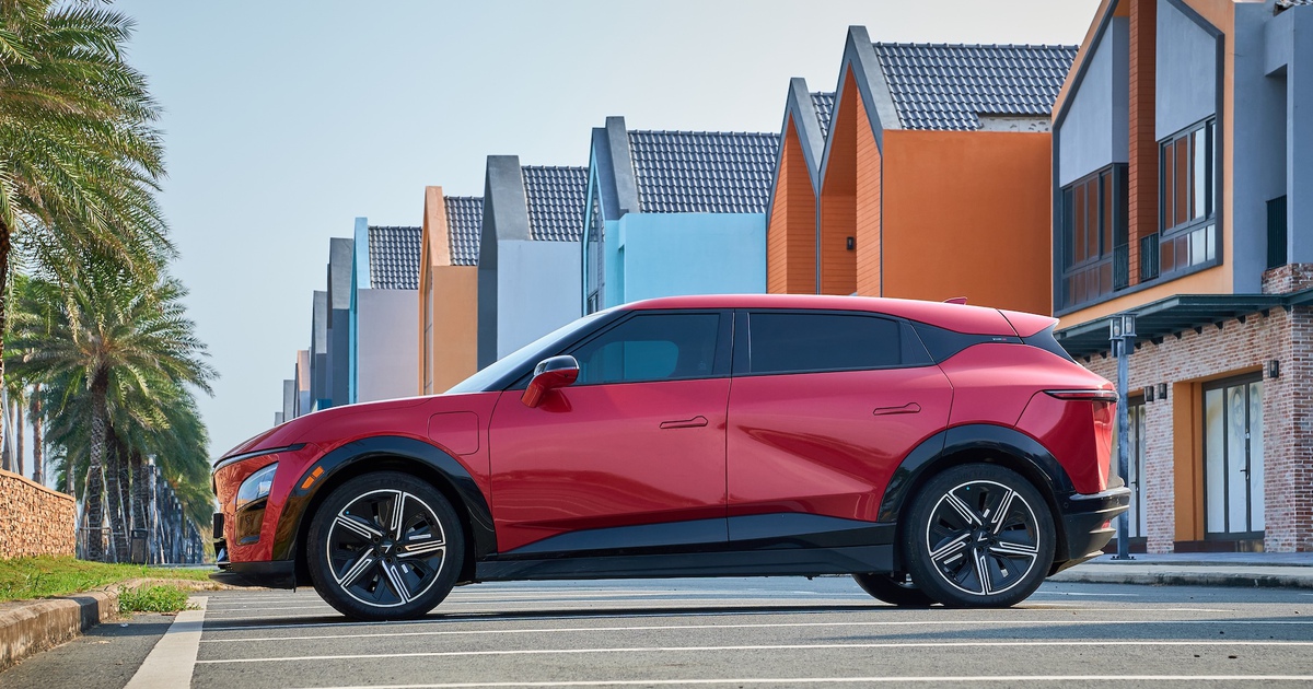 Có khoảng 800 triệu đồng, mua xe điện hay xe xăng thời điểm này?