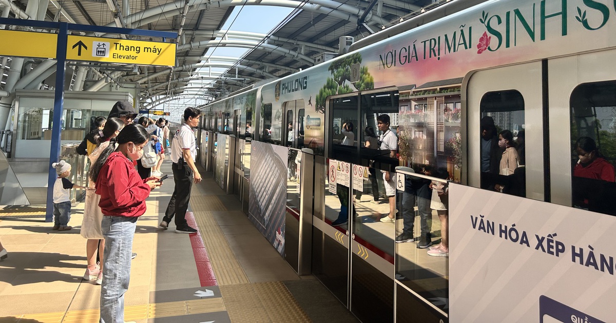 Đầu năm chọn di chuyển bằng metro, xe buýt: Bất ngờ với điều này…