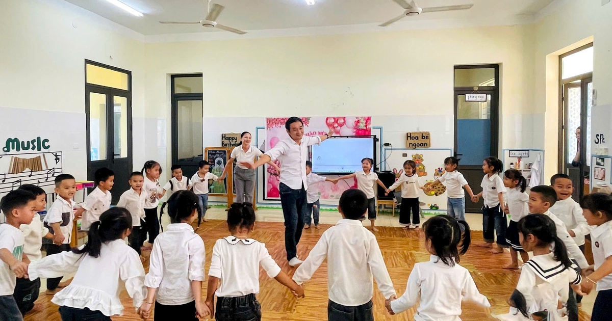 Thầy giáo dạy mầm non truyền cảm hứng