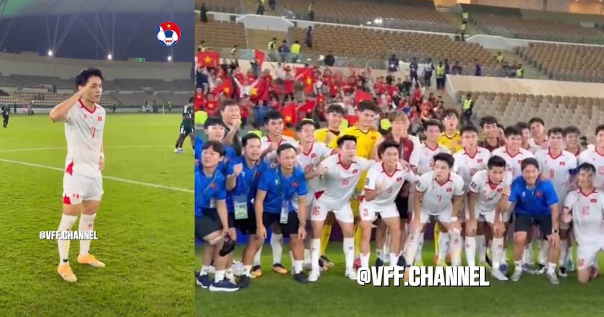 Đình Bắc tạo dáng chào cờ trên sân Hoàng tử Abdullah Al-Faisal, lần đầu là cầu thủ xuất sắc nhất trận