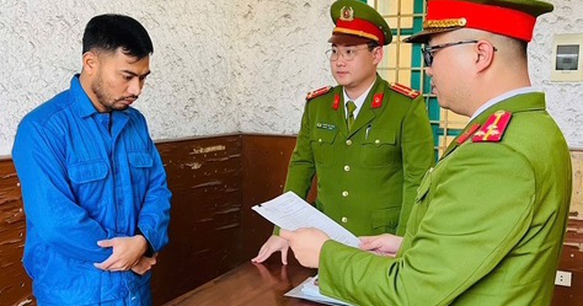 Nguyên giám đốc chi nhánh ngân hàng chiếm đoạt hàng tỉ đồng của khách vay tiền