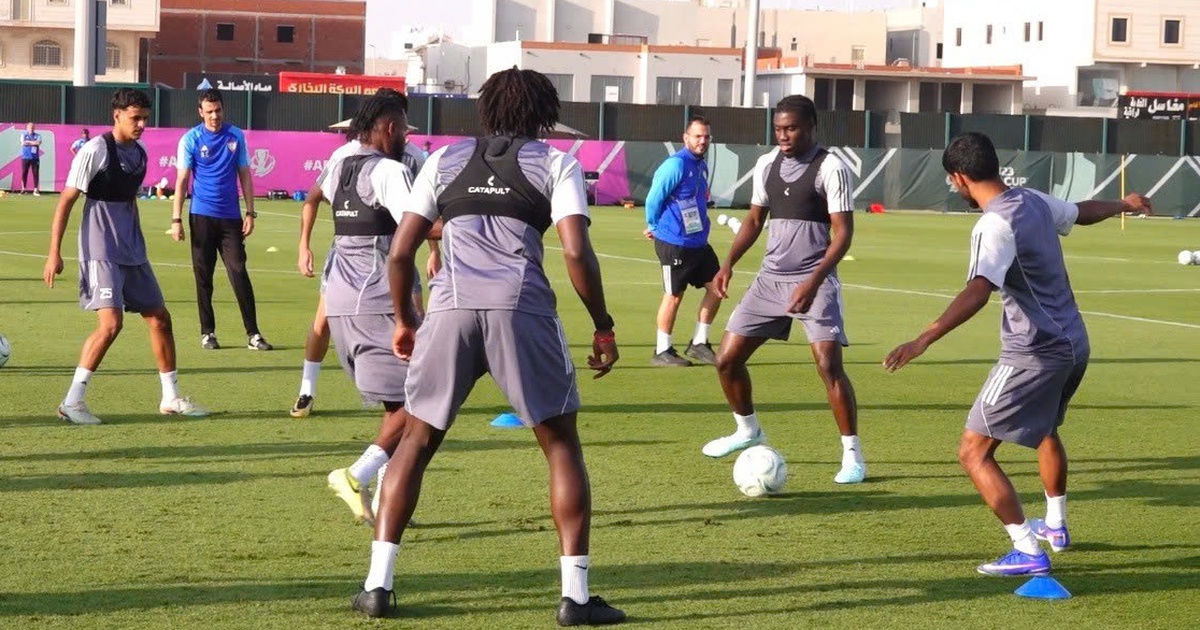 Cầu thủ UAE đi tập muộn, có vẻ thiếu tập trung trước tứ kết đấu U.23 Việt Nam