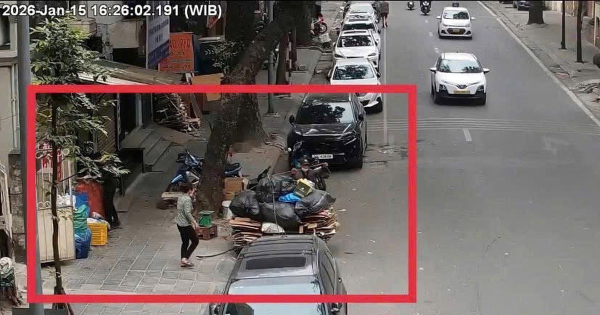 Công an Hà Nội 'phạt nguội' nhiều trường hợp đổ rác bừa bãi, lấn chiếm vỉa hè