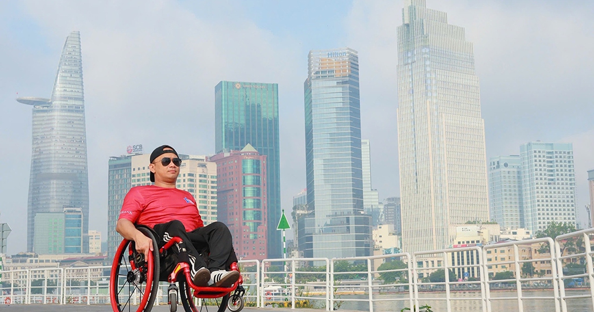 Lan tỏa trên mạng xã hội: Ngồi xe lăn chinh phục marathon