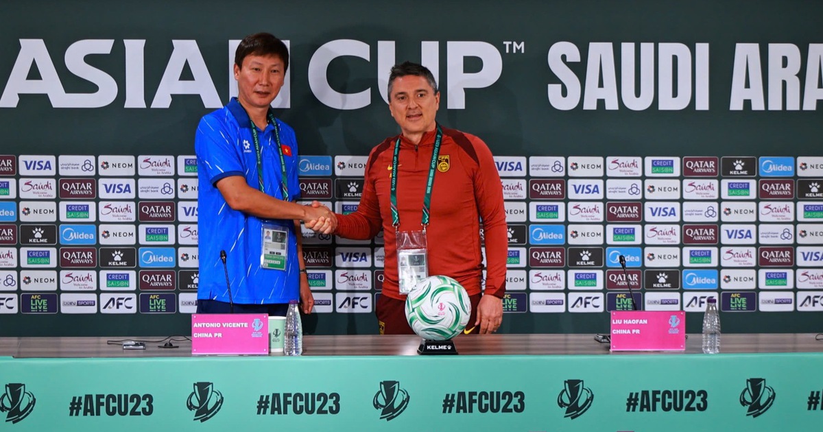 HLV Kim từ chối nói tới Đình Bắc: ‘U.23 Trung Quốc có thủ môn Li Hao rất giỏi nhưng Việt Nam sẽ thắng’