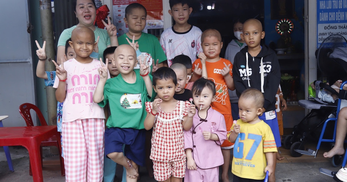 "Con muốn sống": 3,9 tỉ đồng đến với 43 bệnh nhi ung thư