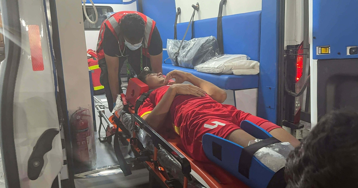 Hiểu Minh chấn thương nặng, Lý Đức thẻ đỏ: Hàng thủ U.23 Việt Nam vụn vỡ, thua đậm U.23 Trung Quốc