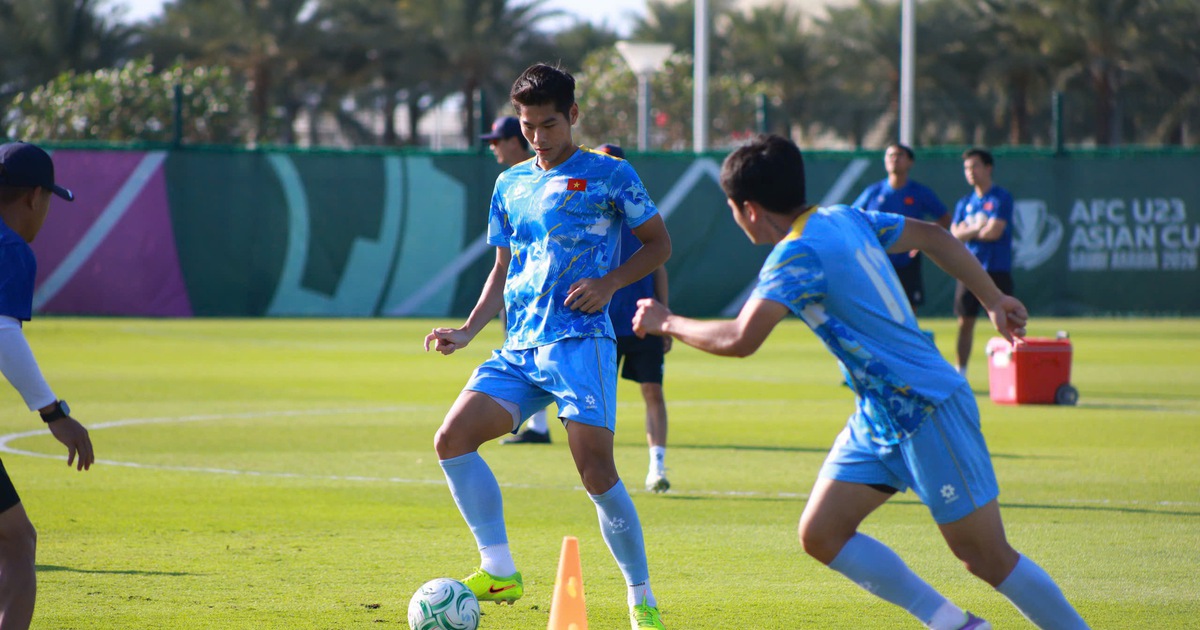 HLV Kim tiết lộ đã lên kịch bản đấu Trung Quốc: 'U.23 Việt Nam sẽ dũng cảm vượt qua giới hạn'