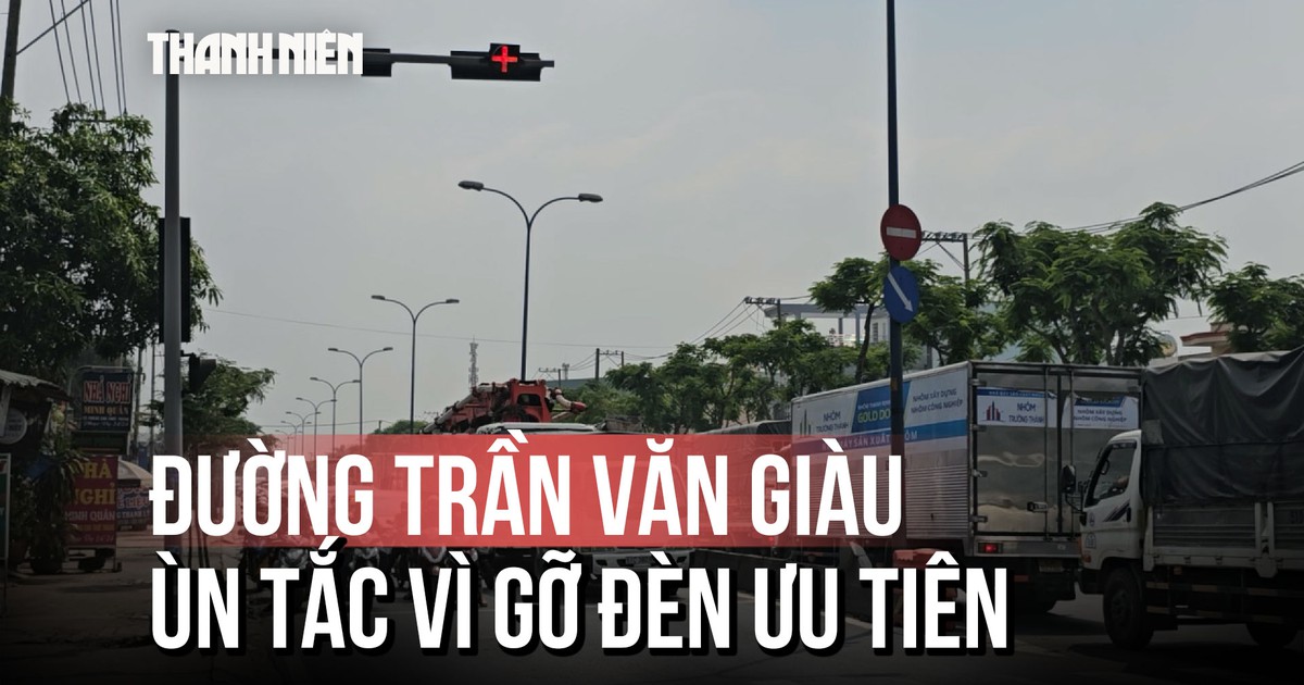 Ùn tắc vì gỡ đèn ưu tiên ở đường Trần Văn Giàu: Sở Xây dựng TP.HCM nói gì?