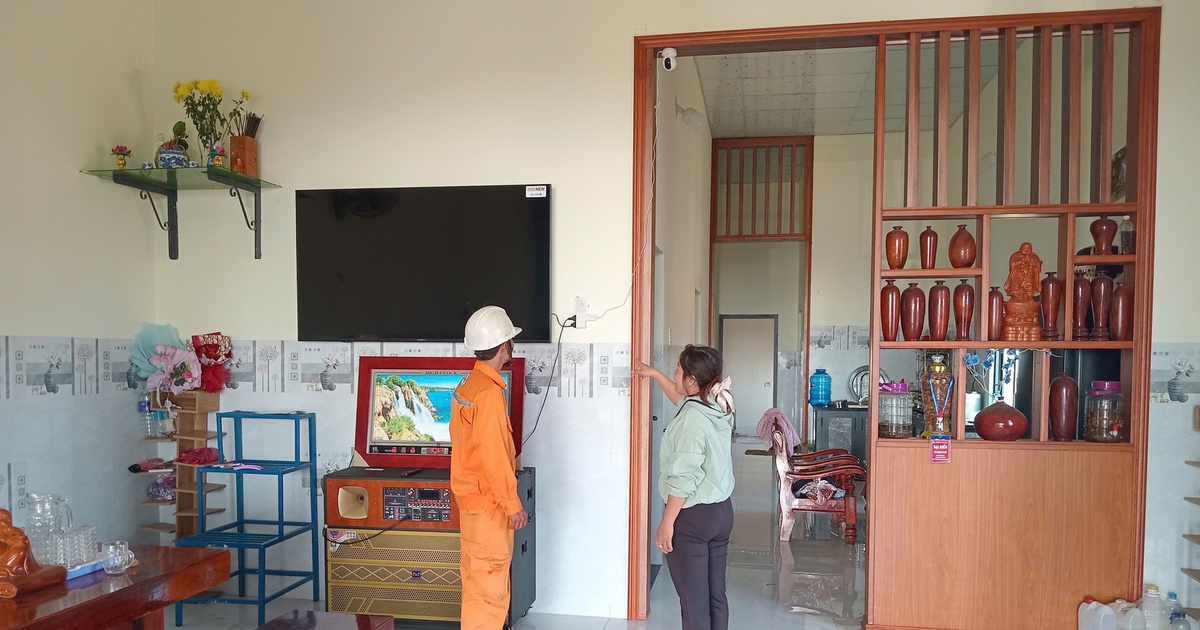 Điện sáng vùng tái định cư Lơ Pang, xuân mới thêm no ấm