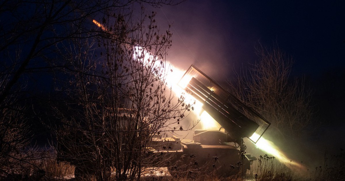 Chiến sự Ukraine ngày 1.249: Nga tính đưa thành phố Kharkiv vào tầm pháo kích?