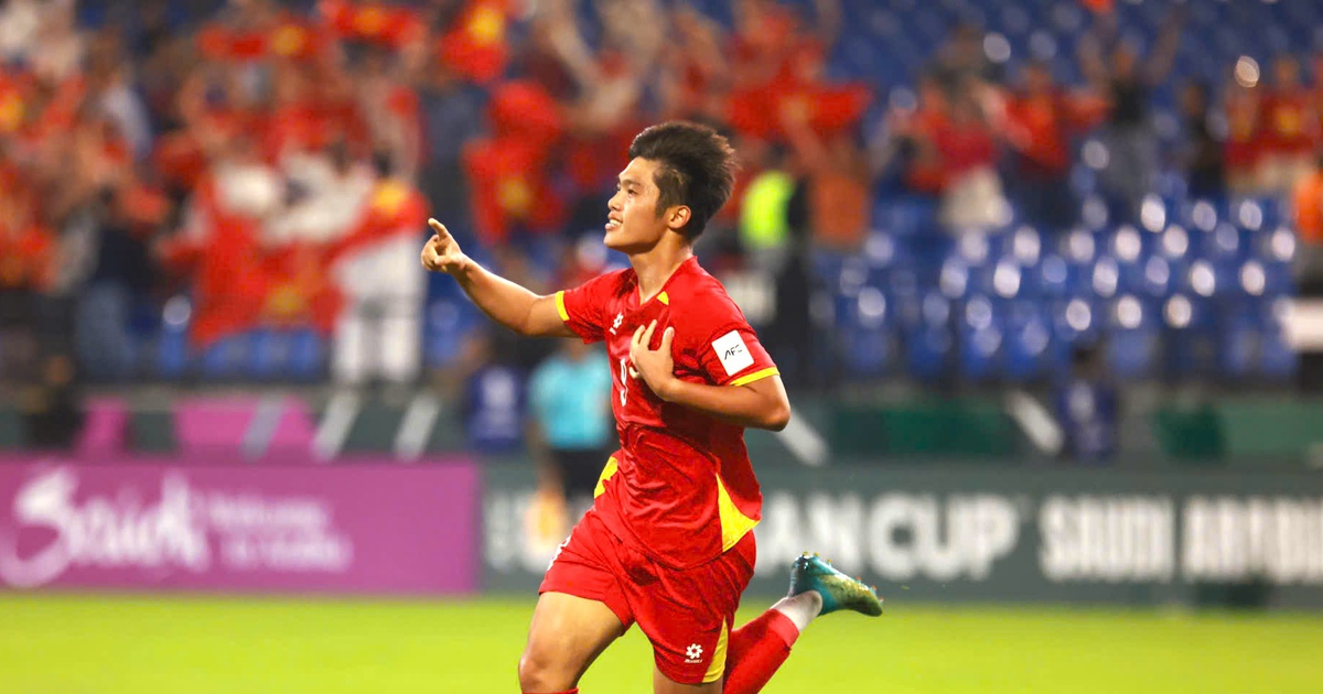 Người hùng Quốc Việt nói lời đặc biệt, U.23 Việt Nam về nước thành 2 chuyến khi nào?