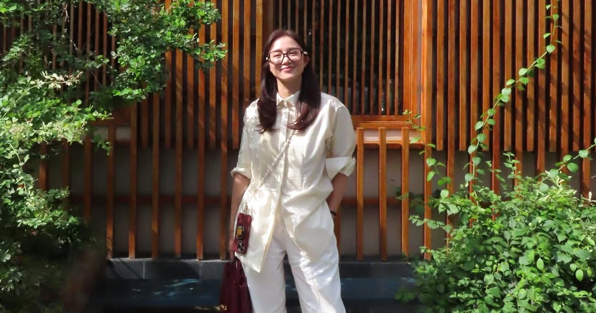 Áo sơ mi phối quần dáng suông chuẩn phong cách hiện đại