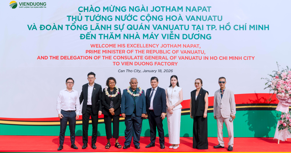 Thủ tướng Cộng hòa Vanuatu Jotham Napat tham quan nhà máy gạo xuất khẩu Viễn Dương