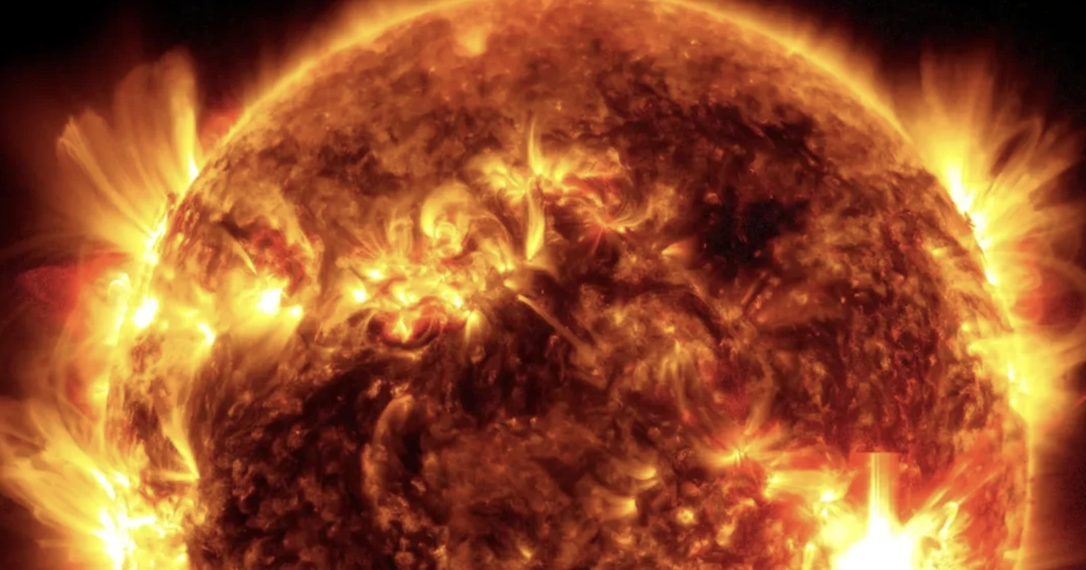 Bão bức xạ mặt trời mạnh nhất 23 năm vừa tấn công: Dự báo hôm nay 24.1