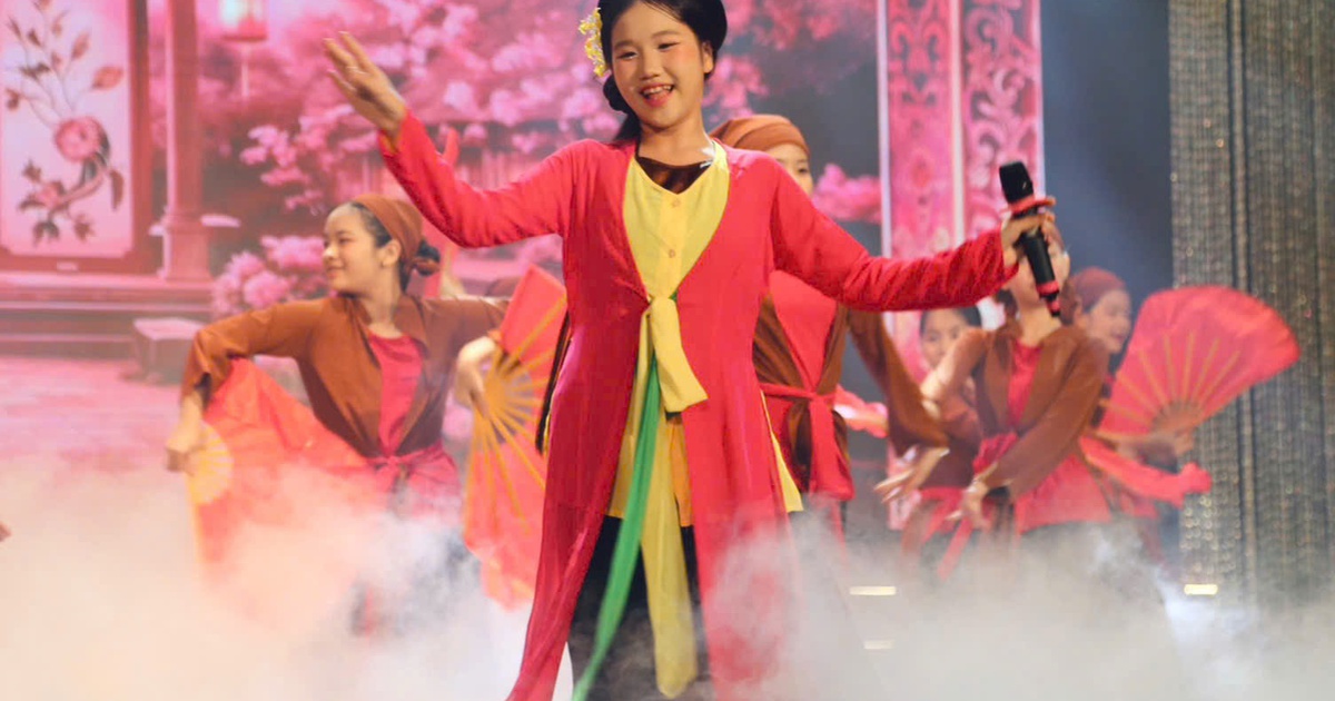 Học sinh 13 tuổi biểu diễn tiết mục chèo cổ 'Đào Liễu', giành giải quán quân