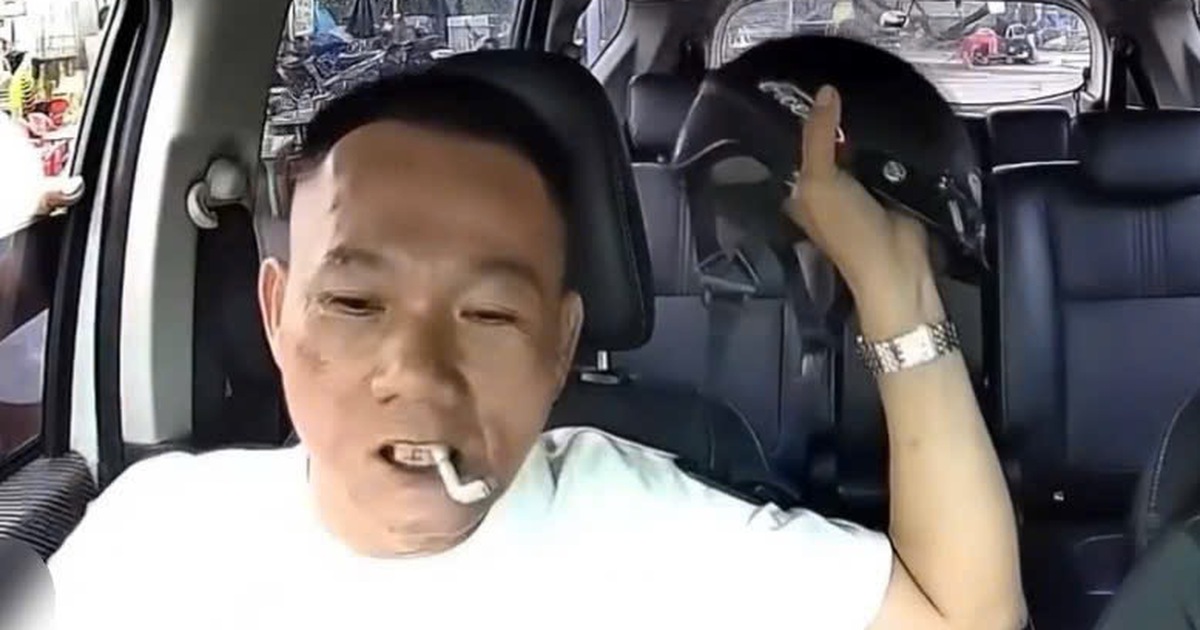 Bị nhắc không hút thuốc, hành khách hành hung tài xế xe công nghệ