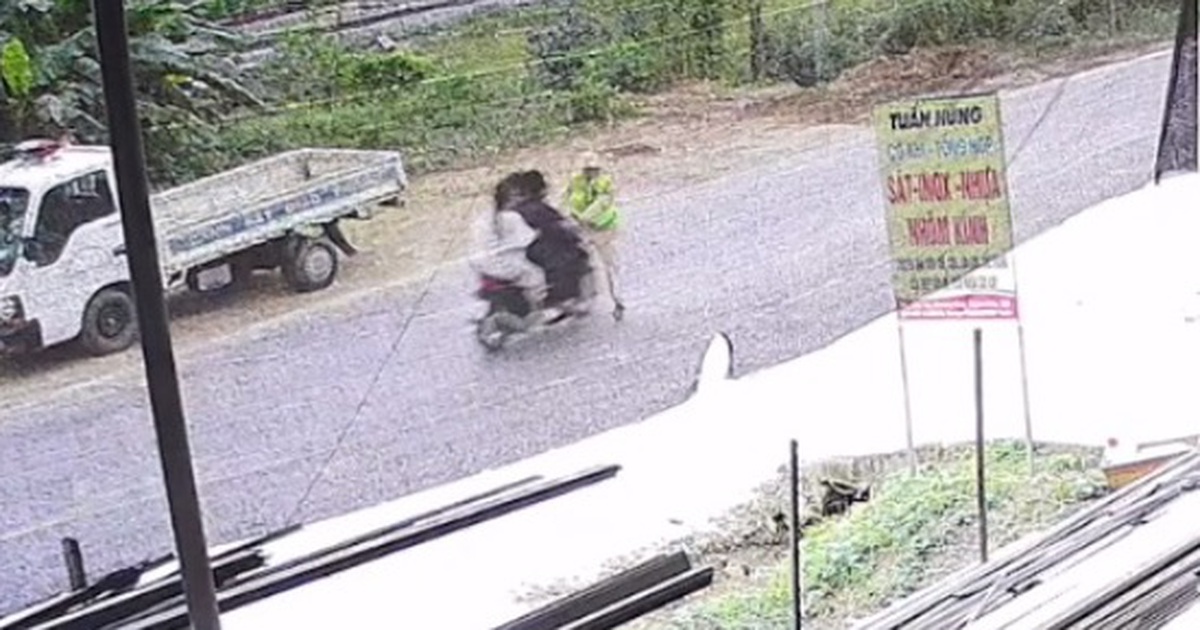 Vụ xe máy tông chiến sĩ CSGT: Có dấu hiệu chống người thi hành công vụ