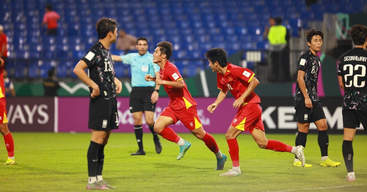 Nhà báo Hàn Quốc chua chát: 'U.23 Việt Nam giáng đòn mạnh vào niềm kiêu hãnh của chúng ta'