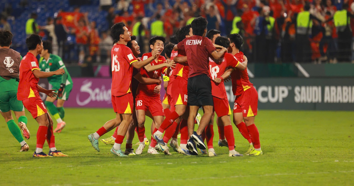 U.23 Việt Nam quá xứng đáng để tự hào, Chủ tịch VFF có hành động rất đặc biệt: Thưởng nóng 2 tỉ