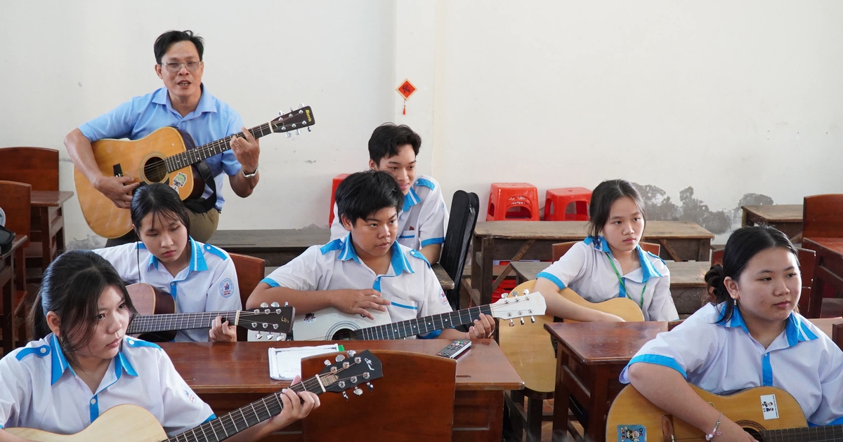 Độc đáo buổi học thứ hai ở Trường THPT Đầm Dơi