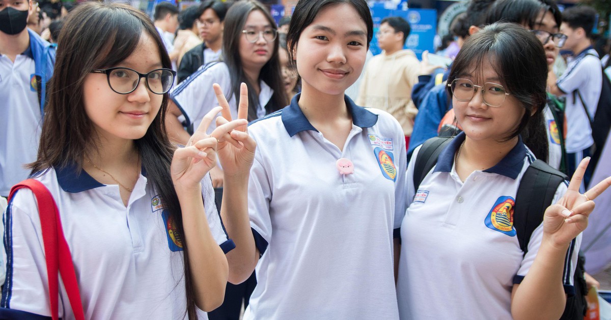 Vượt trăm cây số đến một ngày hội lớn