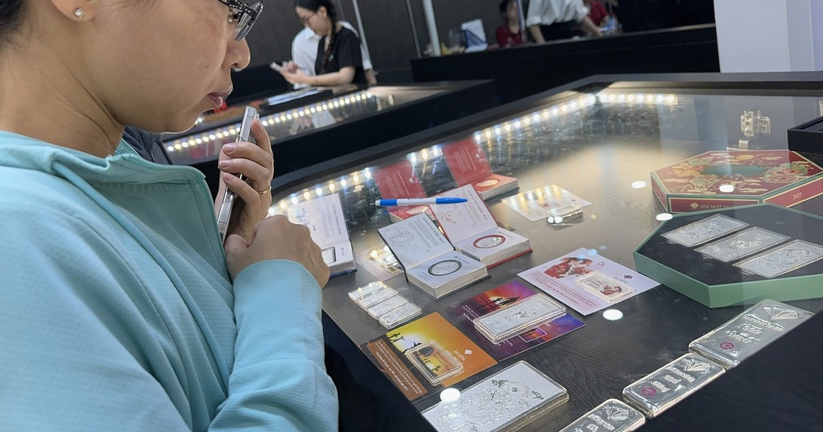 Khan hiếm cao độ, xuất hiện tình trạng mua bán bạc 'trên giấy'