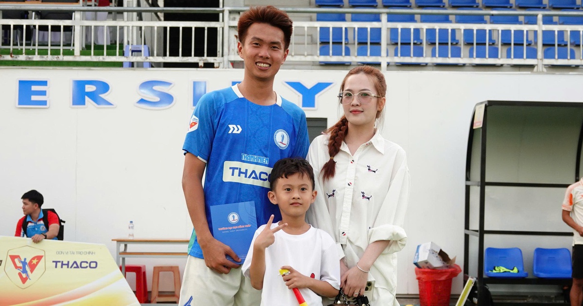 Cầu thủ 'đặc biệt' của Trường ĐH Đồng Tháp tại TNSV THACO cup 2026: Vợ con luôn sát cánh