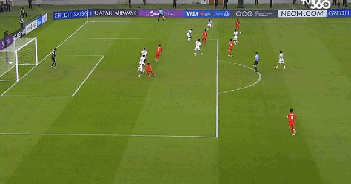 Động thái cực thú vị của Đình Bắc khi nhận danh hiệu Vua phá lưới châu Á, thốt lên: Trời ơi!