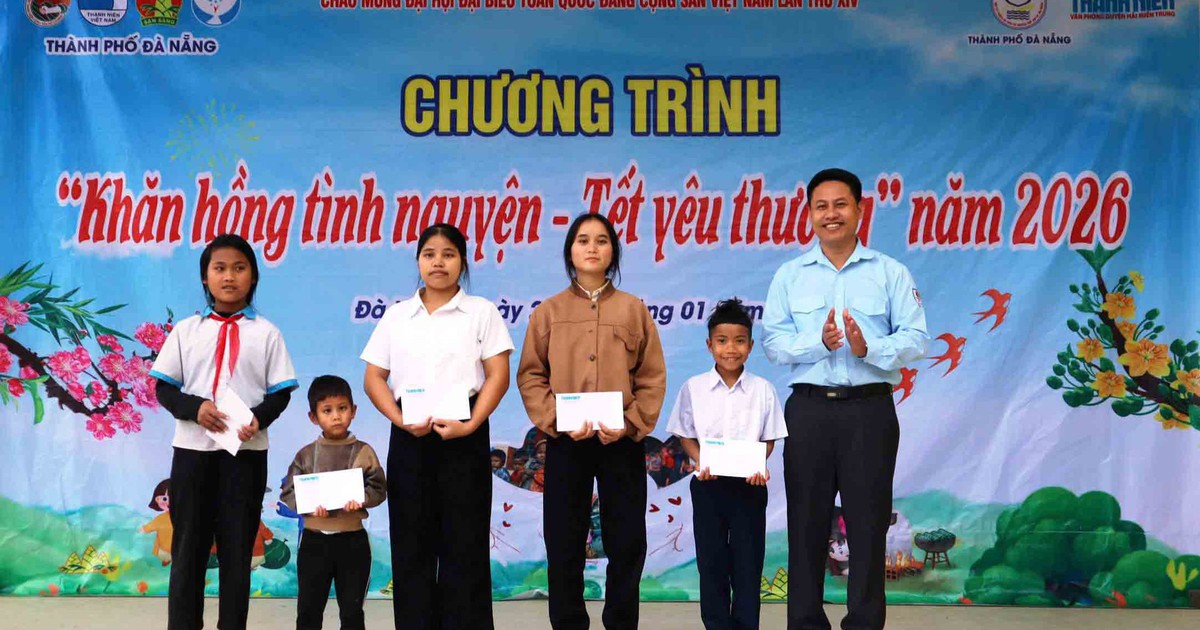 Báo Thanh Niên tiếp sức học sinh khó khăn miền Trung