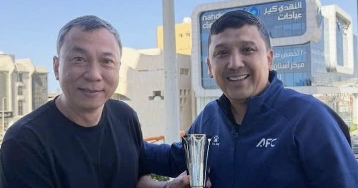 AFC nhờ Chủ tịch VFF Trần Quốc Tuấn mang Cúp 'Vua phá lưới' châu Á về Việt Nam cho Đình Bắc