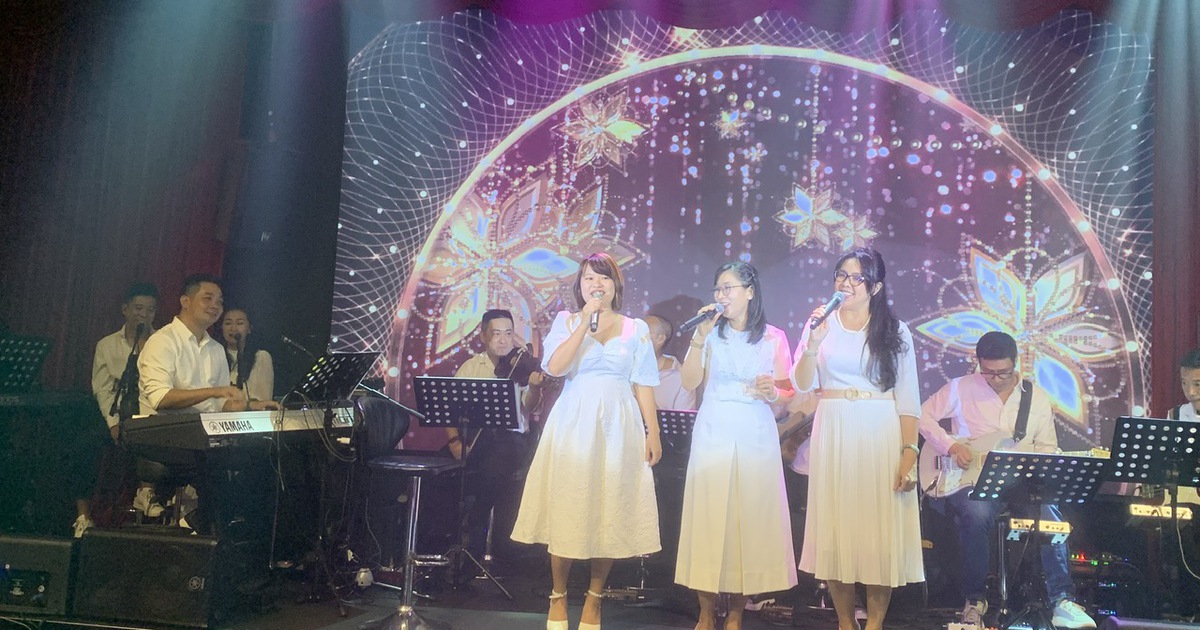 Bác sĩ hát vì bệnh nhân khó khăn ở Bệnh viện Chợ Rẫy