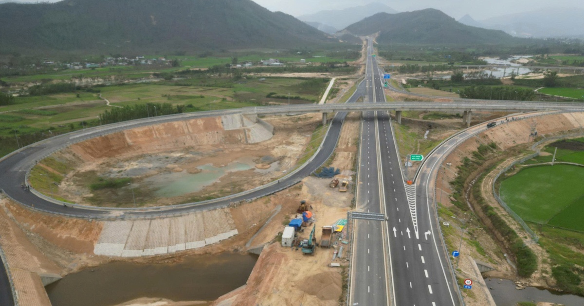 Cao tốc phía đông Gia Lai gấp rút thông xe trước Tết Nguyên đán 2026