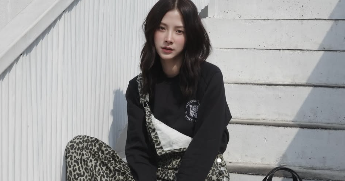 Quần yếm tạo nên diện mạo tươi mới mà không cần cầu kỳ