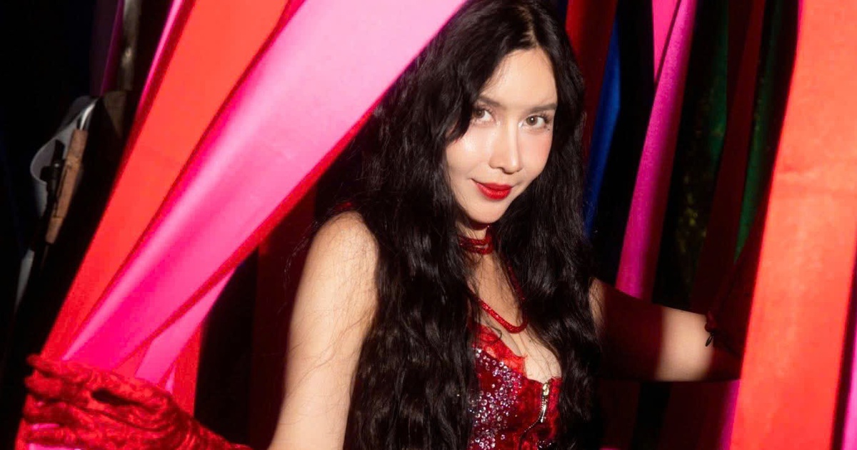 Sắc vóc tuổi 42 của ca sĩ Lưu Hương Giang