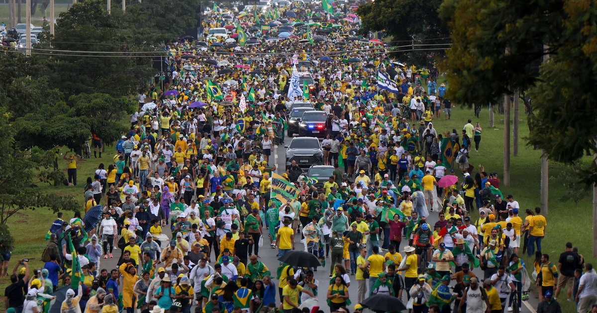 Sét đánh bị thương 89 người trong cuộc tuần hành ủng hộ cựu Tổng thống Brazil
