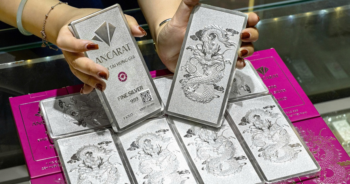 Chuyên gia dự báo giá bạc có thể lên 130 triệu đồng/kg