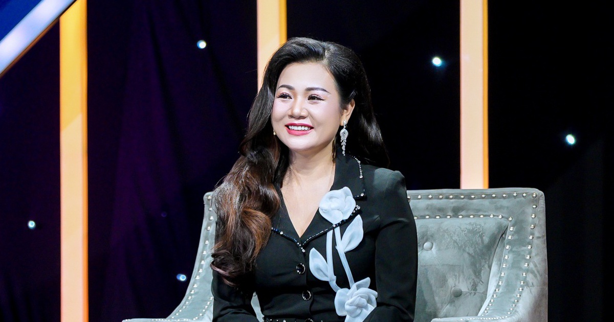 Ca sĩ bolero Dương Hồng Loan tiết lộ cuộc sống ở tuổi 46