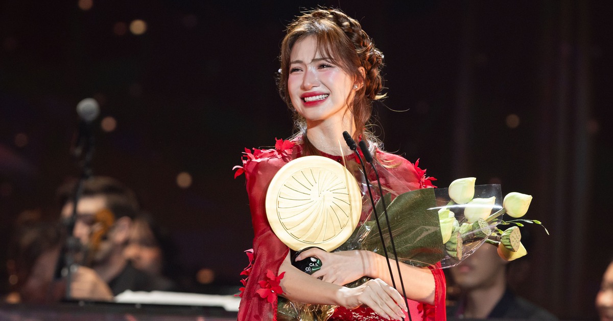 Giải Tinh hoa Việt gọi tên Hòa Minzy, DTAP