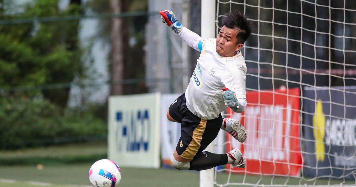 'Người hùng' của đội bóng đất võ