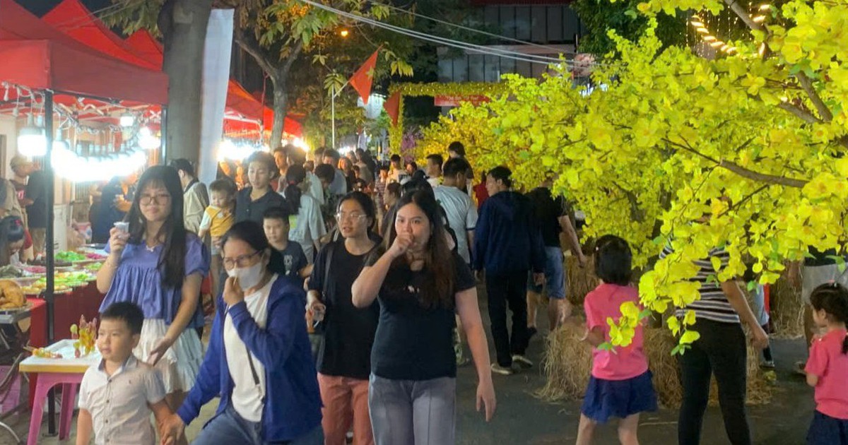 Điểm chụp ảnh tết và ăn uống mới toanh thu hút giới trẻ