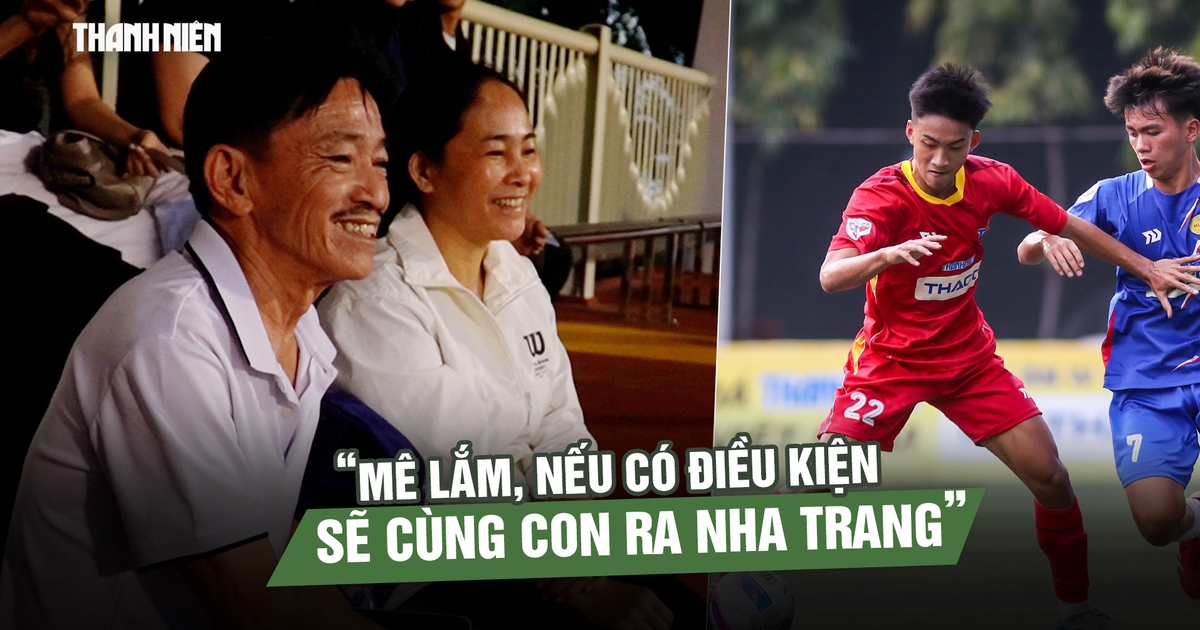 2 CĐV đặc biệt của tiền đạo năm nhất Trường ĐH Tôn Đức Thắng