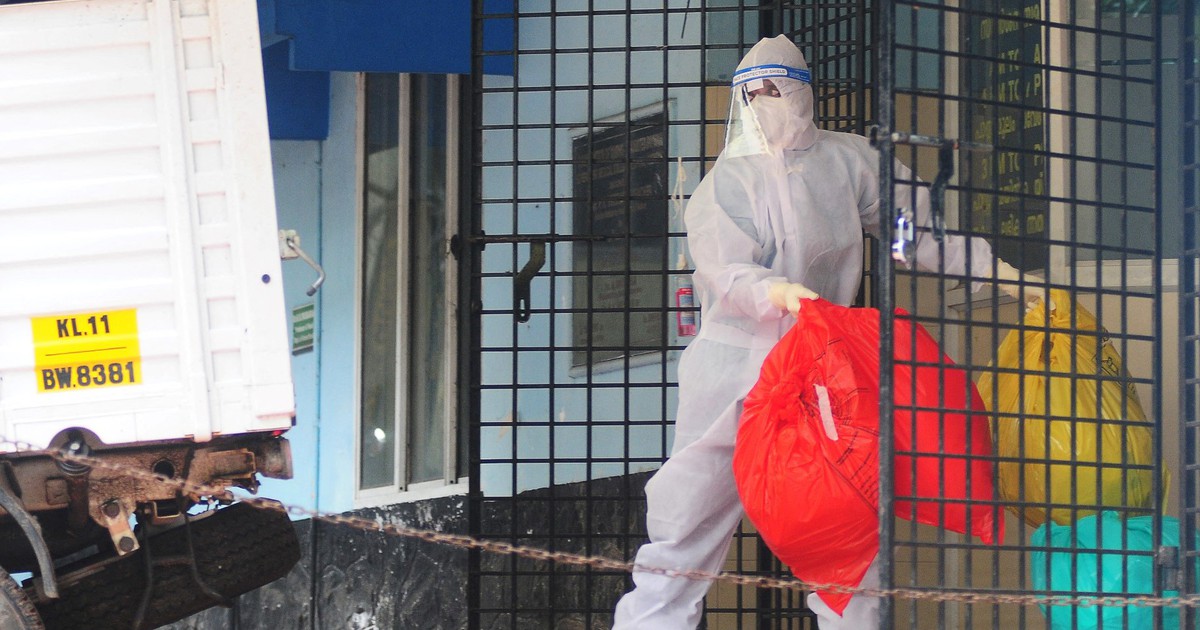Thêm nhiều quốc gia, vùng lãnh thổ siết sàng lọc ở sân bay vì virus Nipah