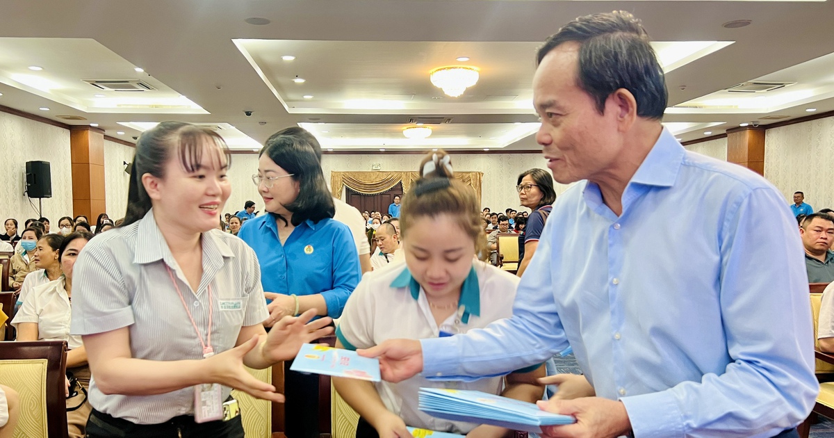 350.000 công nhân lao động được chuyển khoản 1 triệu đồng tối nay