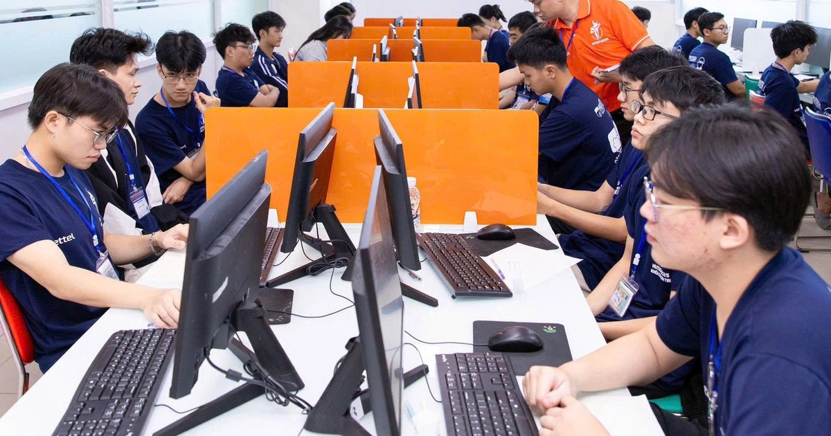 Việc làm 2026: Ngành nào có cơ hội việc làm cao và ngành nào rủi ro ?