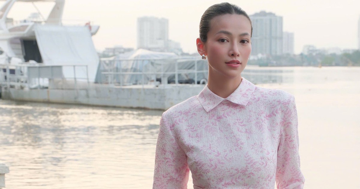 Váy sơ mi chiết eo, sơ mi họa tiết tuy đơn giản nhưng đẹp xuất sắc