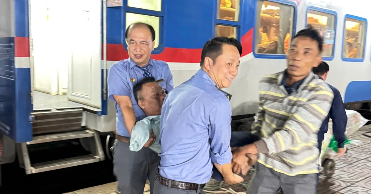 Chuyến tàu đặc biệt của hành khách mất tứ chi: 20 tiếng không hề cô đơn