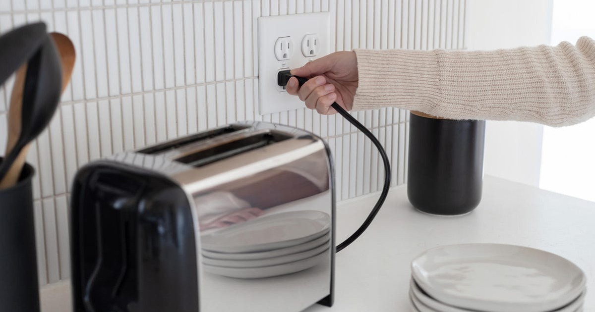 7 thiết bị cần rút phích cắm trước khi ra khỏi nhà