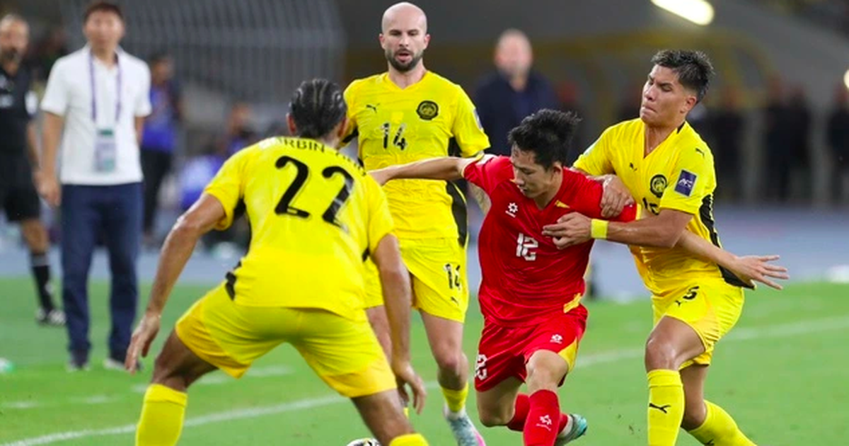 Nếu Malaysia vẫn cho cả 7 cầu thủ nhập tịch lậu tái đấu Việt Nam: Thầy Kim cần làm gì?